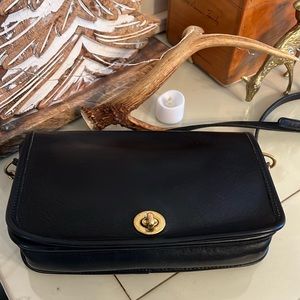 Vintage Coach Crossbody Bag EEEUC